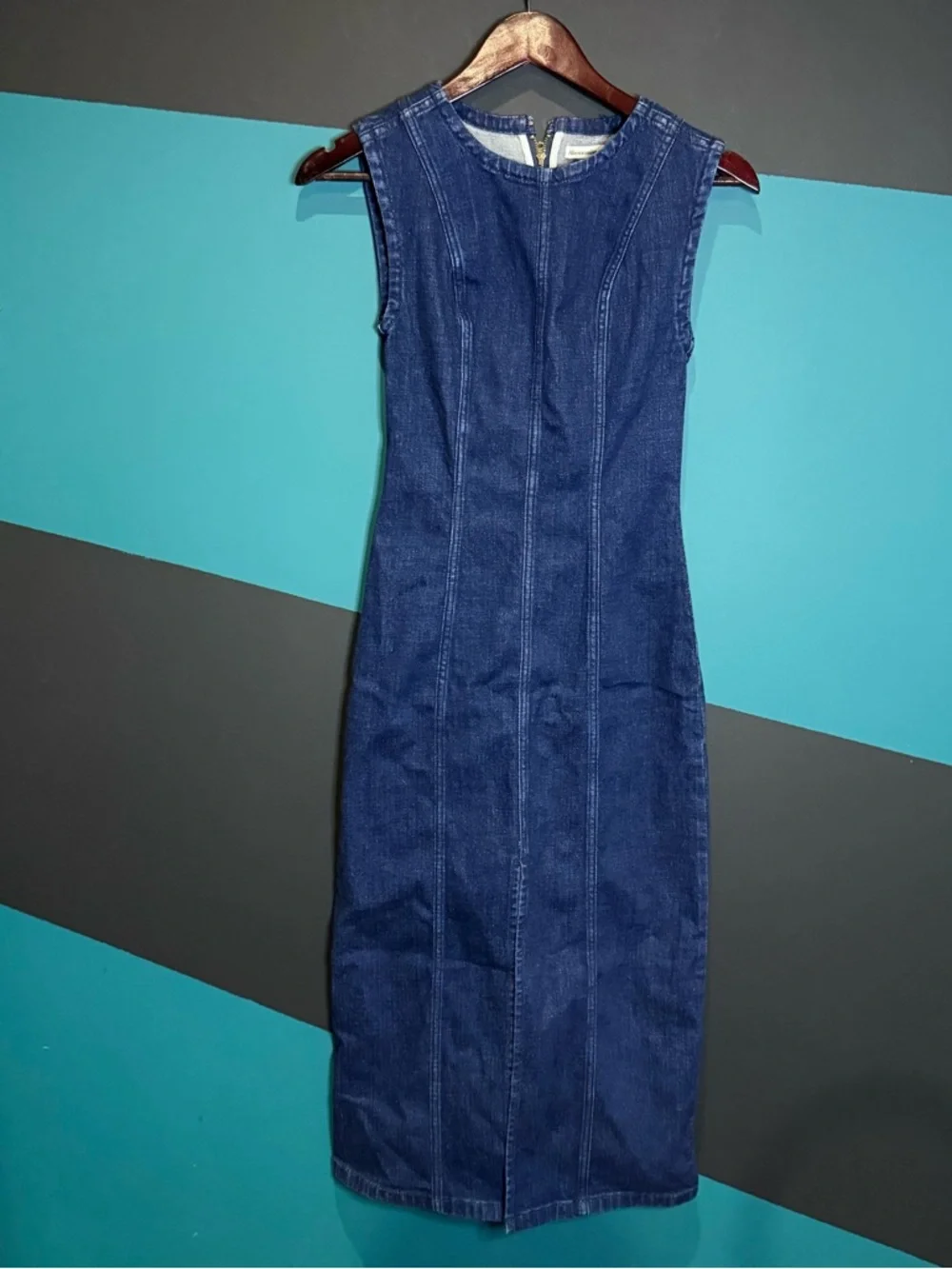 Abercrombie & Fitch Sleeveless Denim Midi Dress in Light DarBlue with Front Slit - Picture 2 of 13